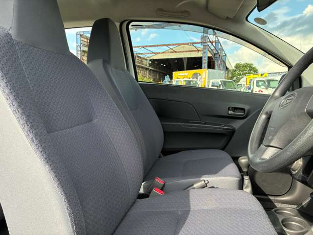 Daihatsu Mira 11