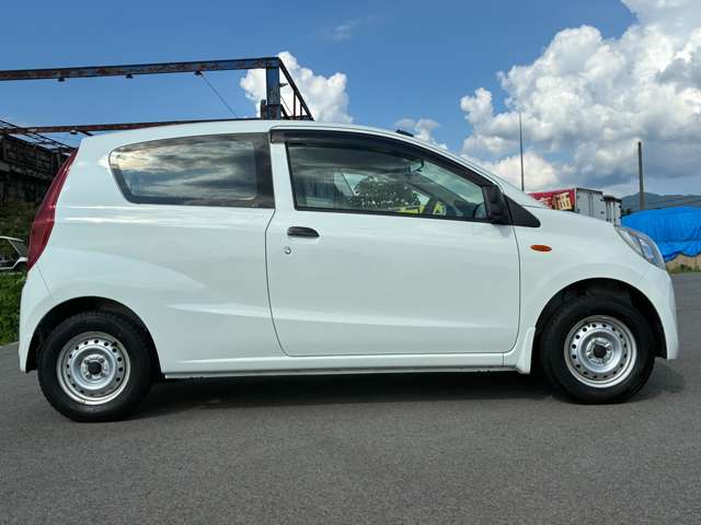 Daihatsu Mira 2