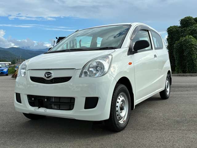 Daihatsu Mira 7