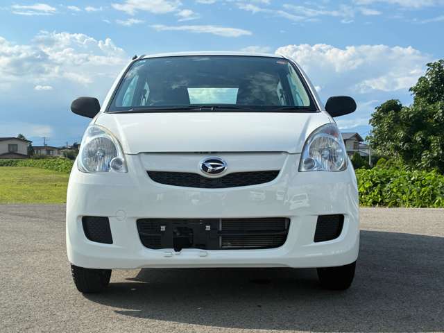 Daihatsu Mira 8
