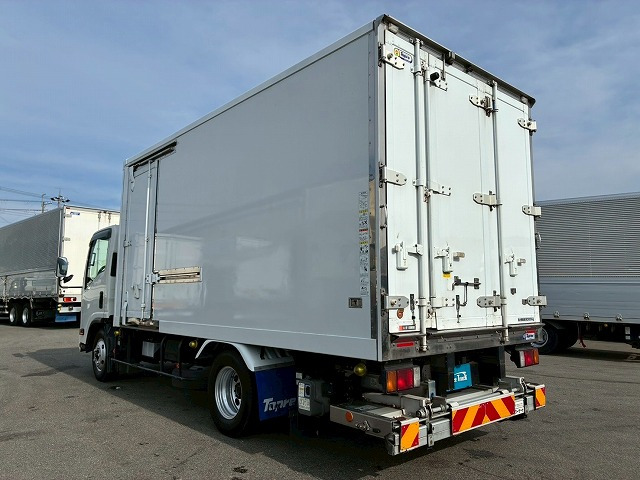 Isuzu Elf 7