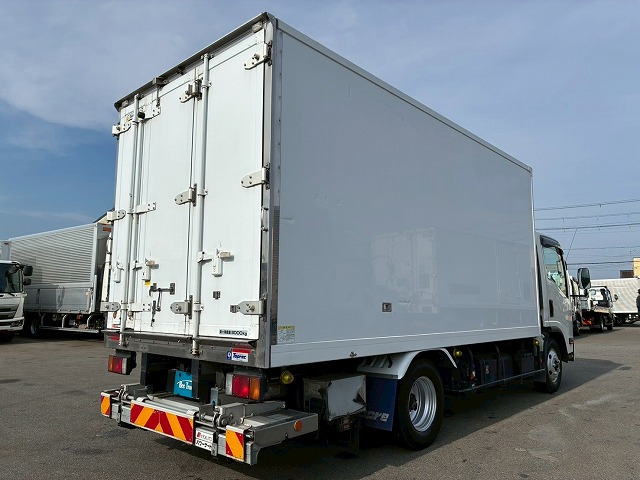 Isuzu Elf 8