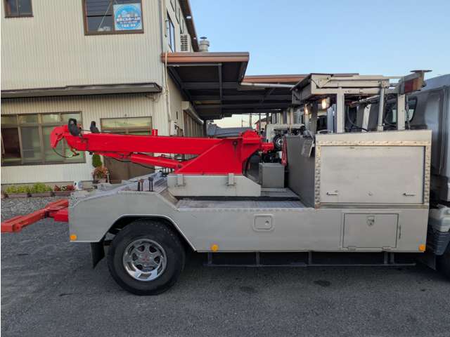Mitsubishi Fuso Canter 9