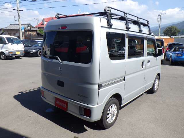Suzuki Every 8