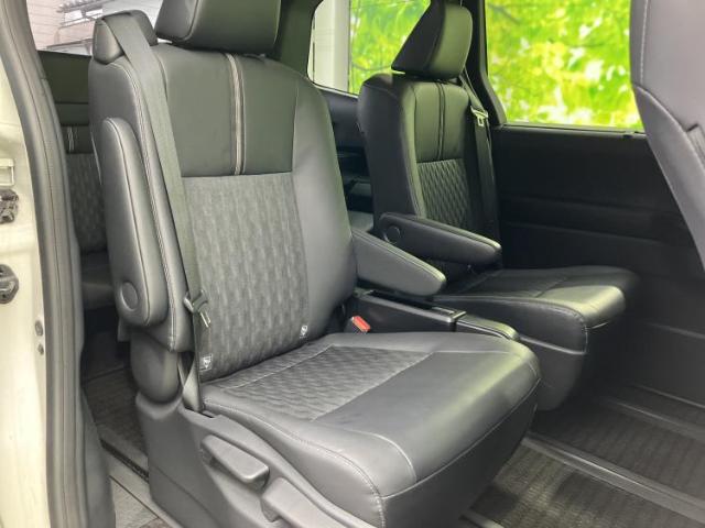 Toyota Noah 7