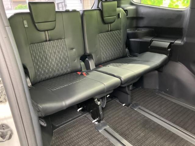 Toyota Noah 8