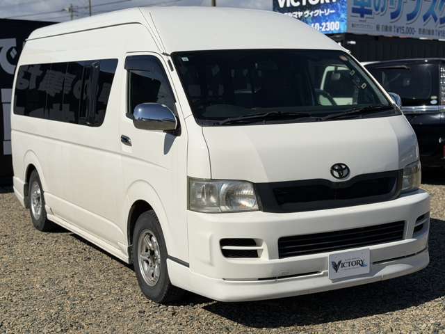 Toyota Hiace Van 10