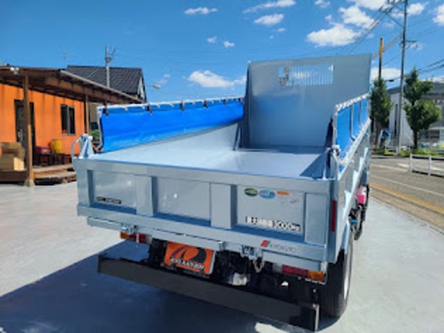 Mitsubishi Fuso Canter 7