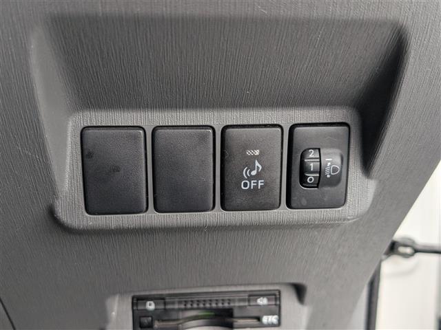 Toyota Prius α 12