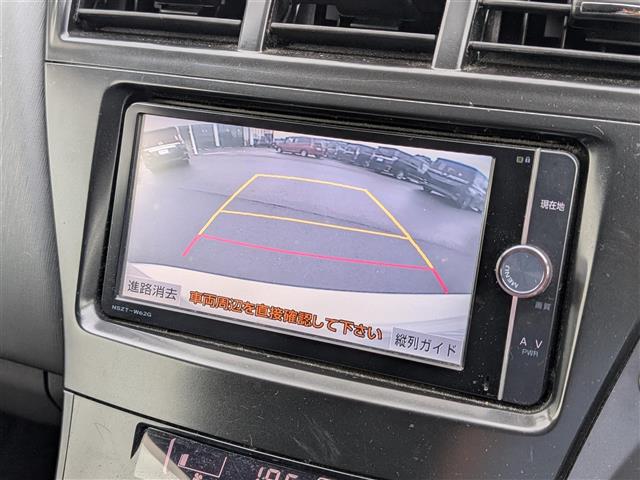Toyota Prius α 8