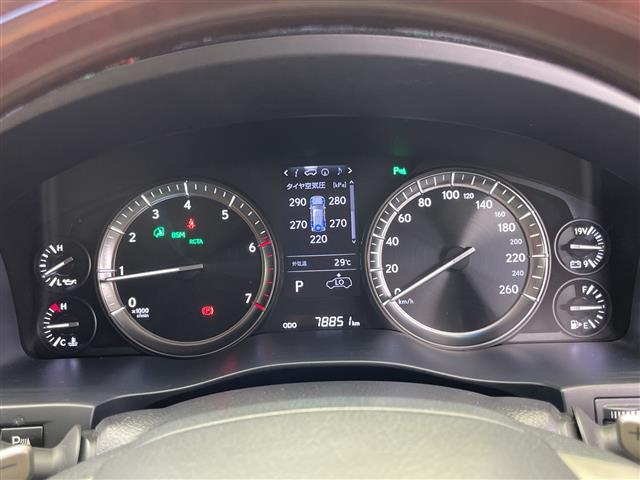 Lexus LX 11