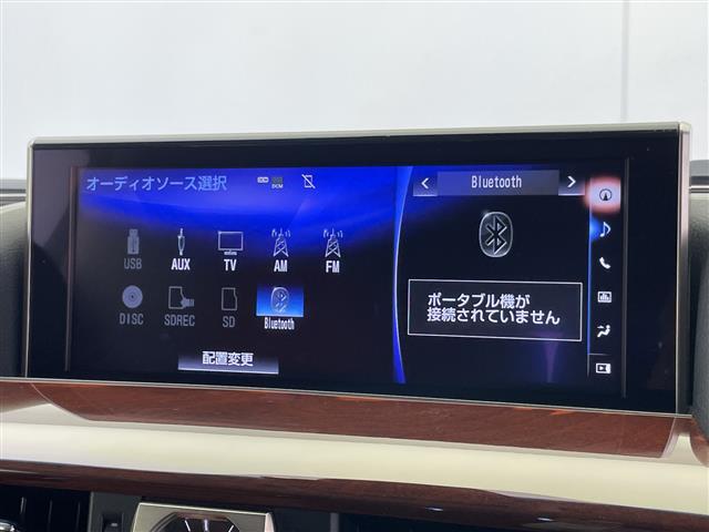 Lexus LX 9