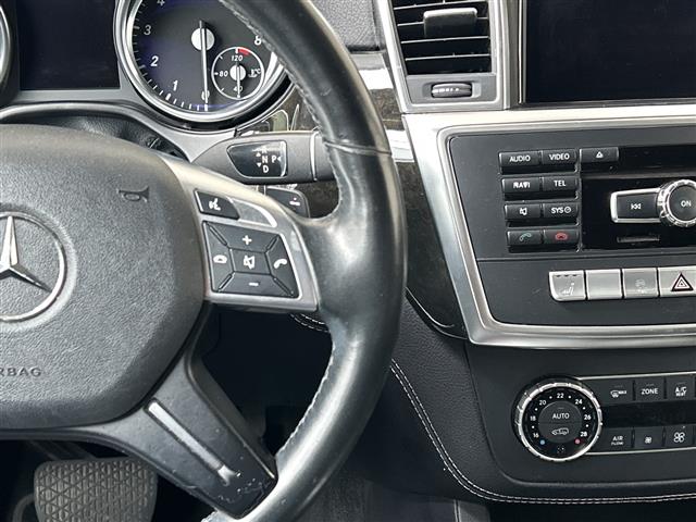 Mercedes-Benz GL-Class 11