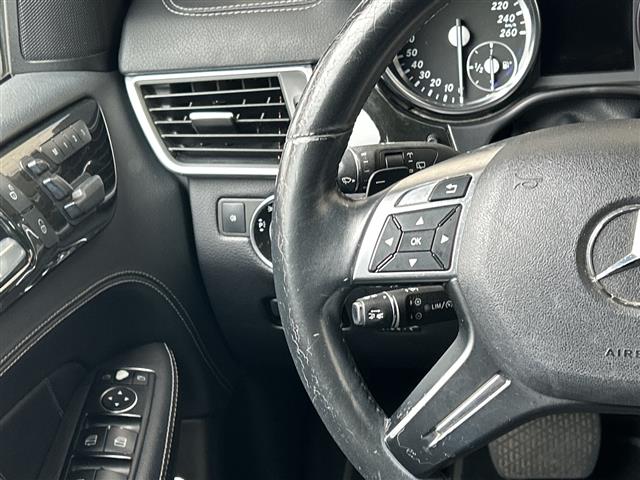Mercedes-Benz GL-Class 10