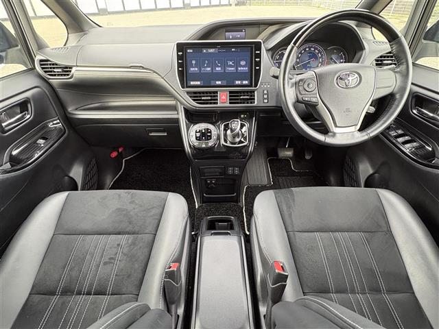 Toyota Esquire 5