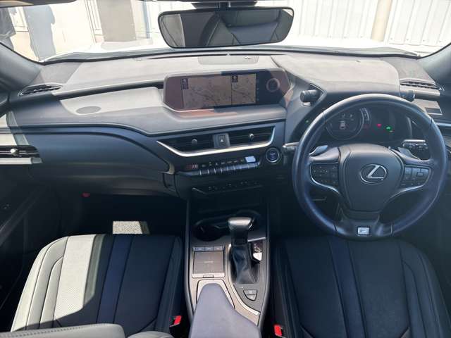 Lexus UX 10
