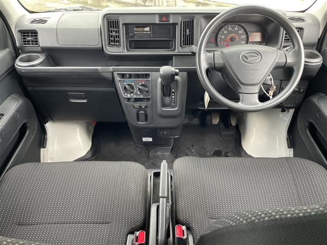 Daihatsu Hijet Cargo 5