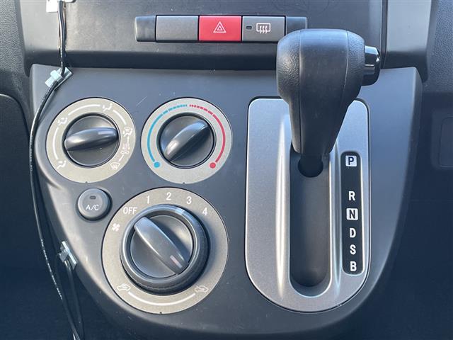 Daihatsu Mira 10
