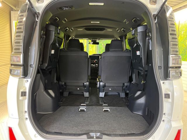 Toyota Voxy 10