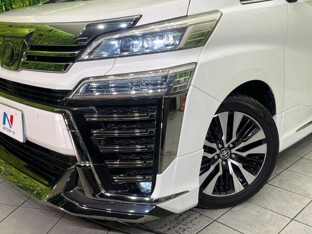 Toyota Vellfire 12