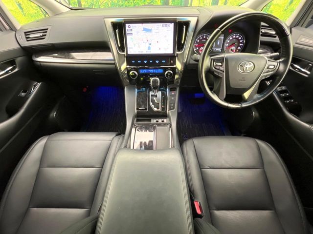 Toyota Vellfire 2