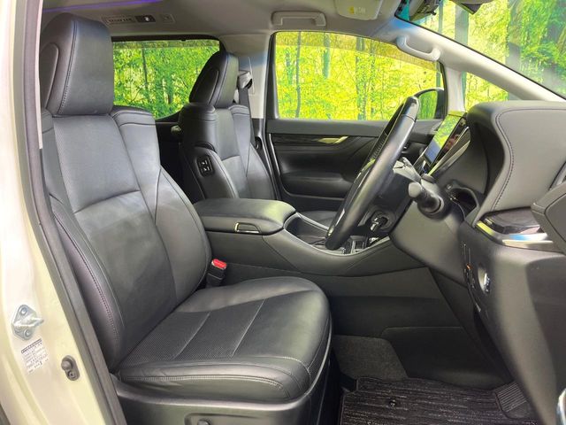 Toyota Vellfire 8