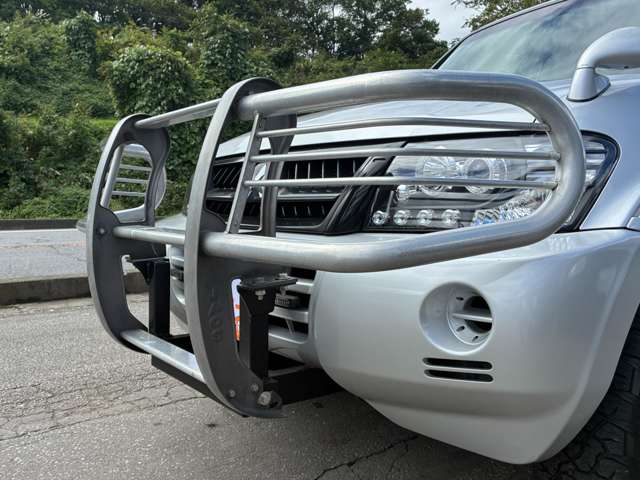 Mitsubishi Pajero 6