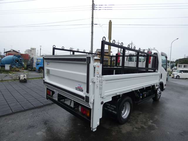Isuzu Elf 6