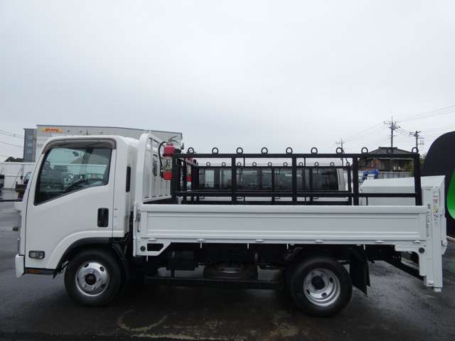 Isuzu Elf 9