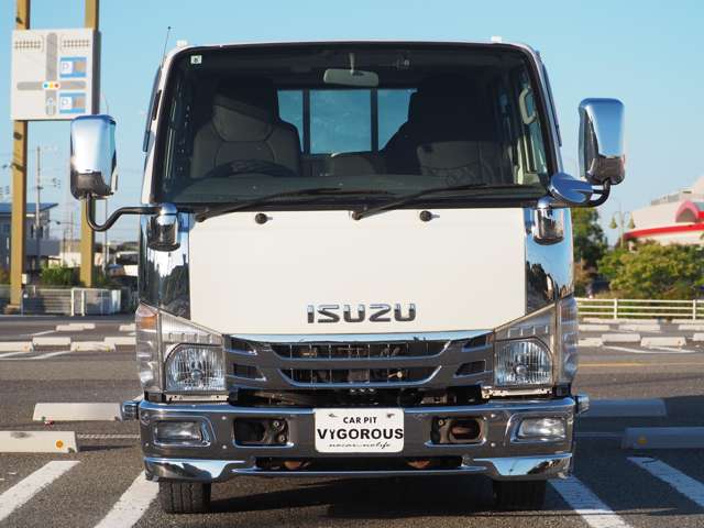 Isuzu Elf 4