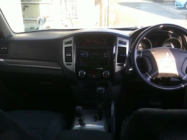 Mitsubishi Pajero 11