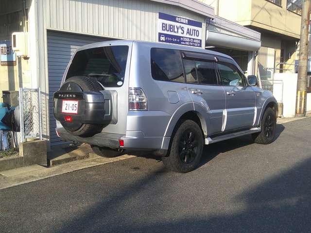 Mitsubishi Pajero 5