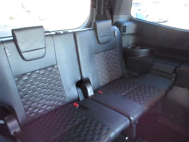 Toyota Voxy 11
