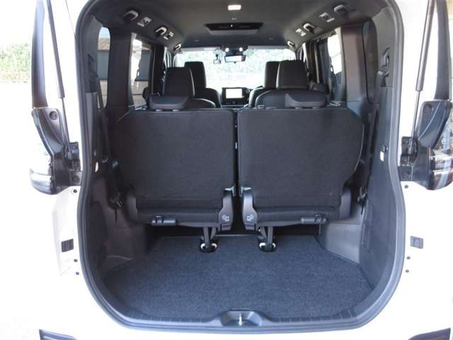 Toyota Voxy 12