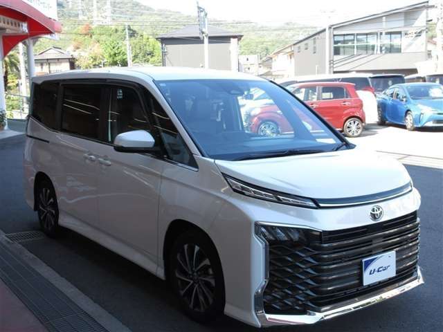 Toyota Voxy 5