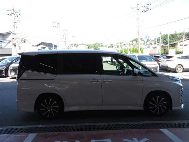 Toyota Voxy 6