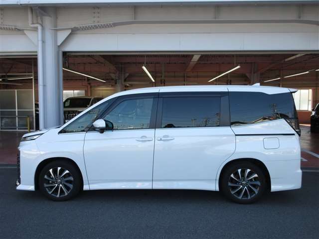 Toyota Voxy 7