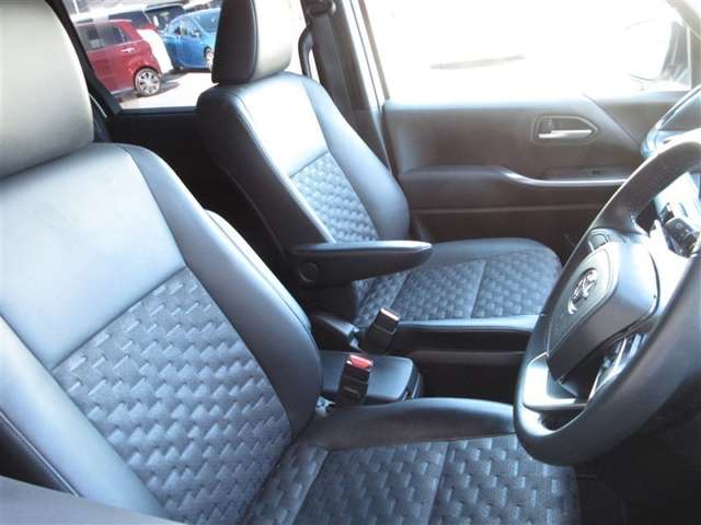 Toyota Voxy 9