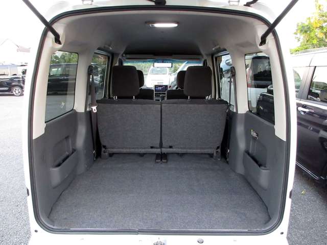 Daihatsu Hijet Cargo 11