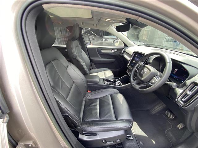 Volvo XC40 12