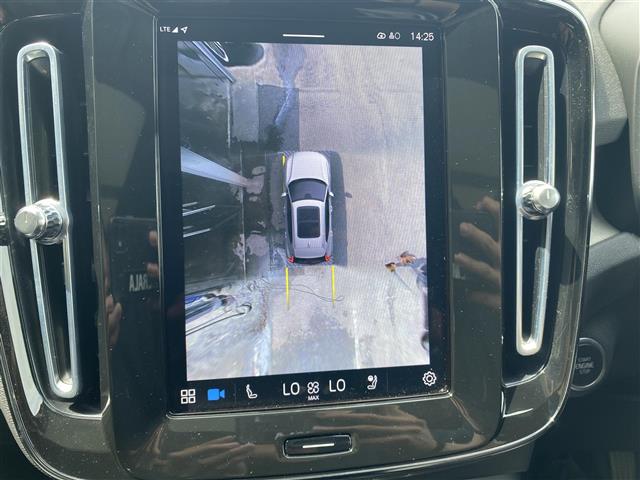 Volvo XC40 9