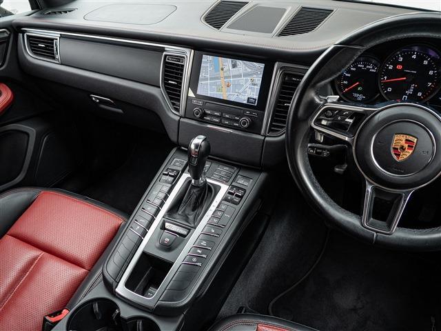 Porsche Macan 13