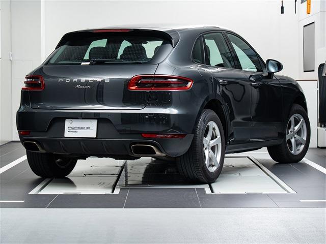 Porsche Macan 3
