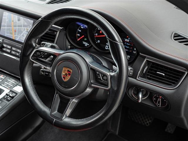 Porsche Macan 10