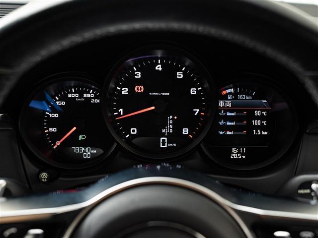 Porsche Macan 11