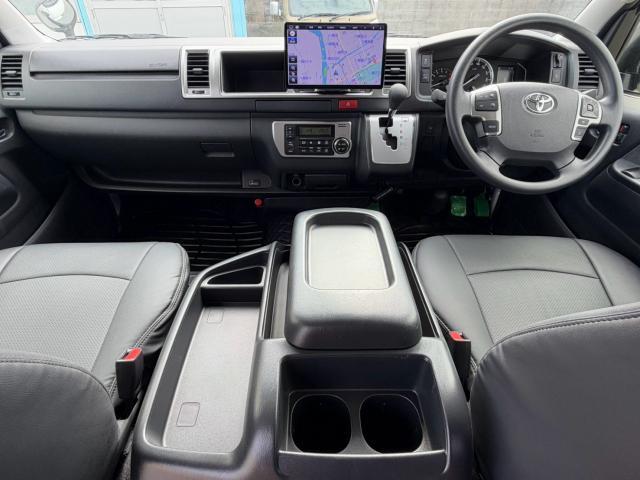 Toyota Hiace 11