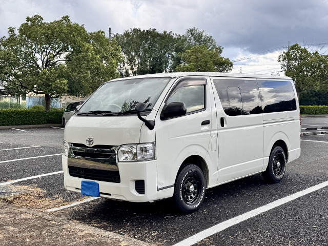 Toyota Hiace Van 6