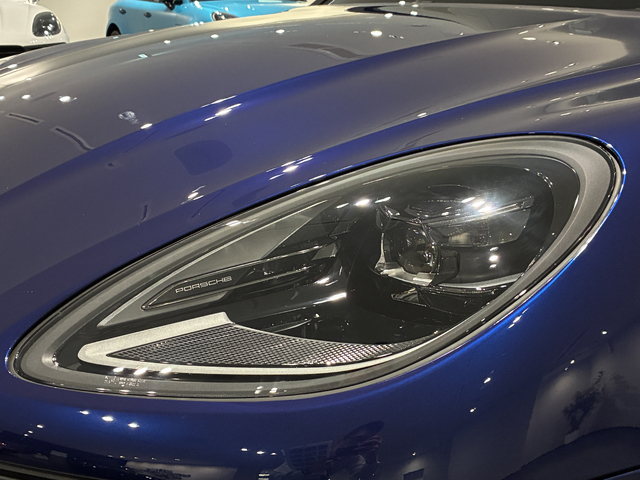 Porsche Macan 8