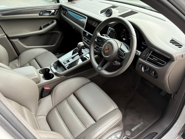 Porsche Macan 4