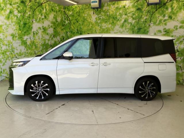 Toyota Noah 5